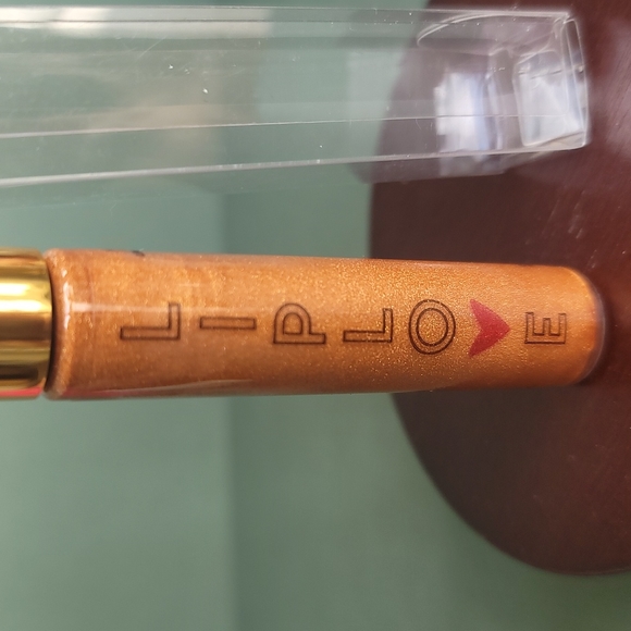 LIPLOVE Multipurpose Makeup for Lips, Cheeks, & Lids - Brown Sugar - Picture 2 of 5